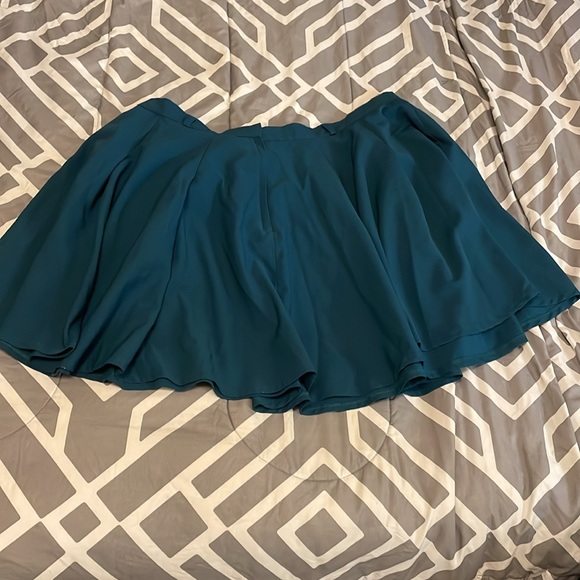 ASOS Curve MIDI Pleated Skater Skirt sexy and flattering size 16 - Picture 3 of 5